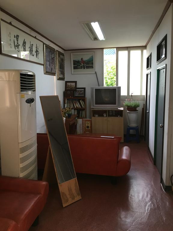 Mk Guesthouse Seoul Bagian luar foto